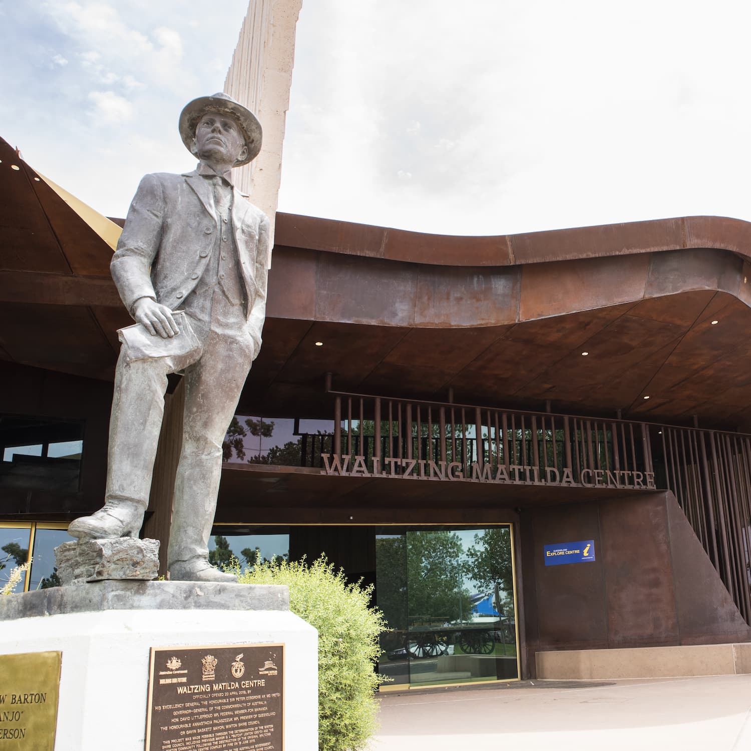 Entry to the Waltzing Matilda Centre, Winton with a statue of Banjo Paterson in the foreground
