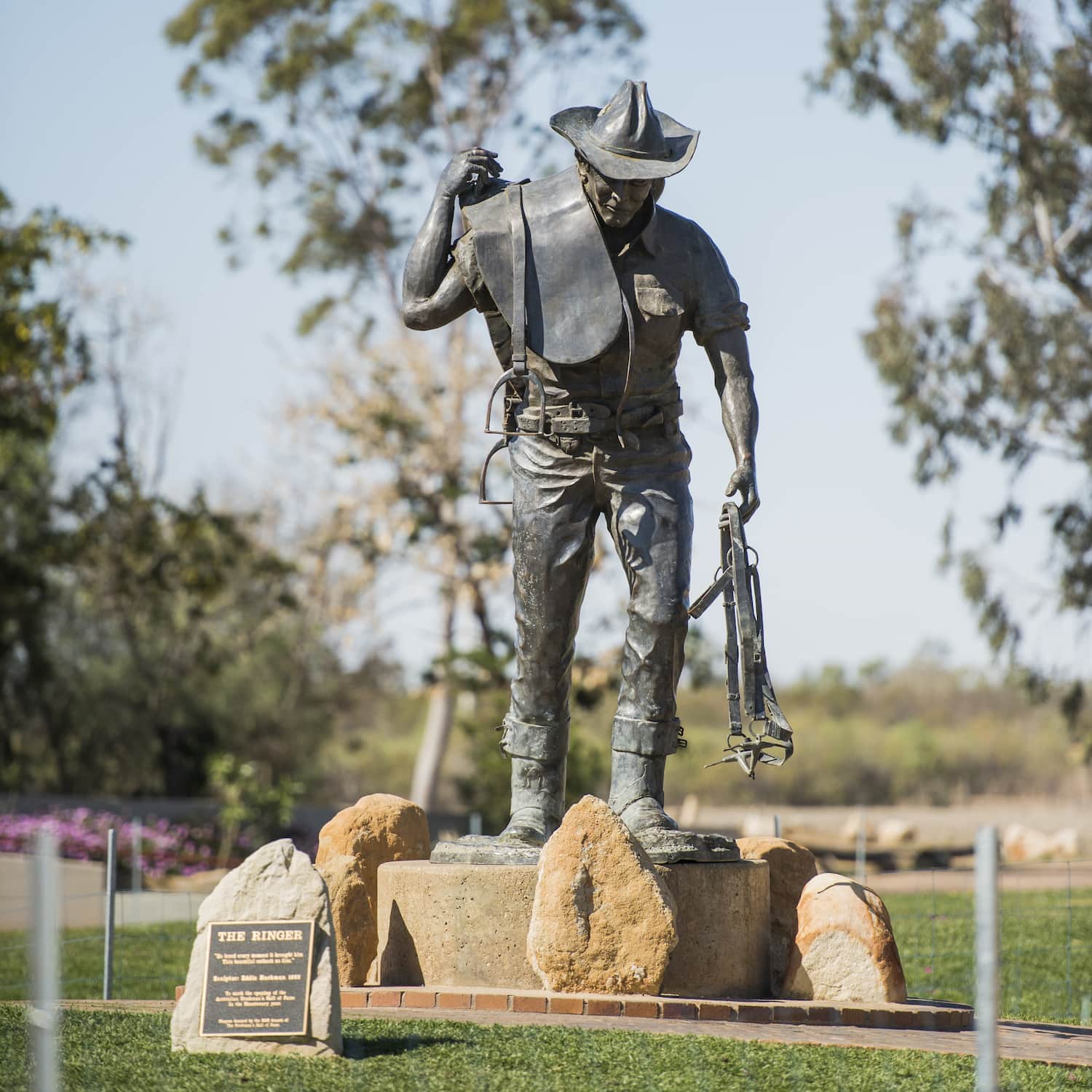 Statue of The Ringer at Australian Stockman's Hall of Fame