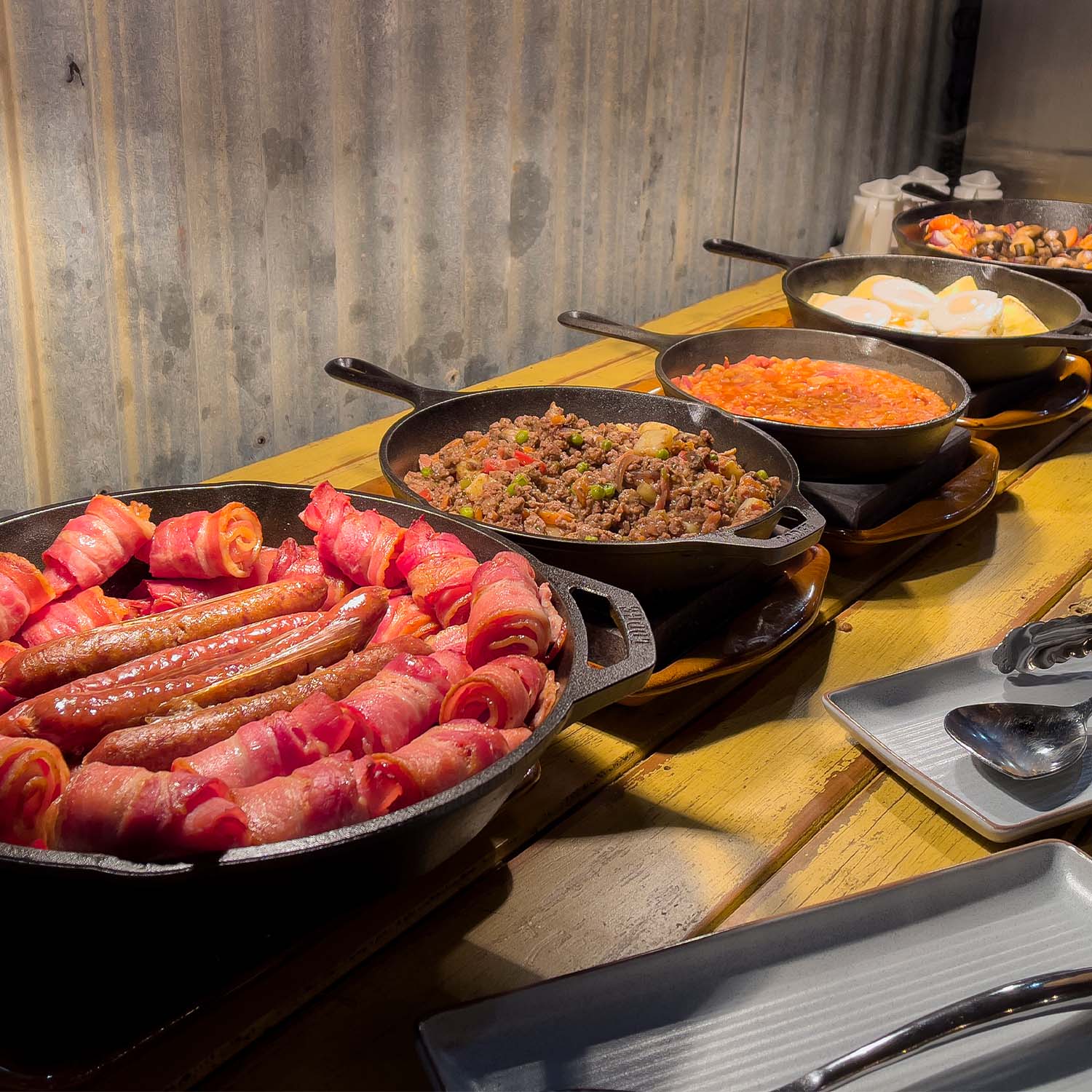 OP-TWH-breakfast-buffet